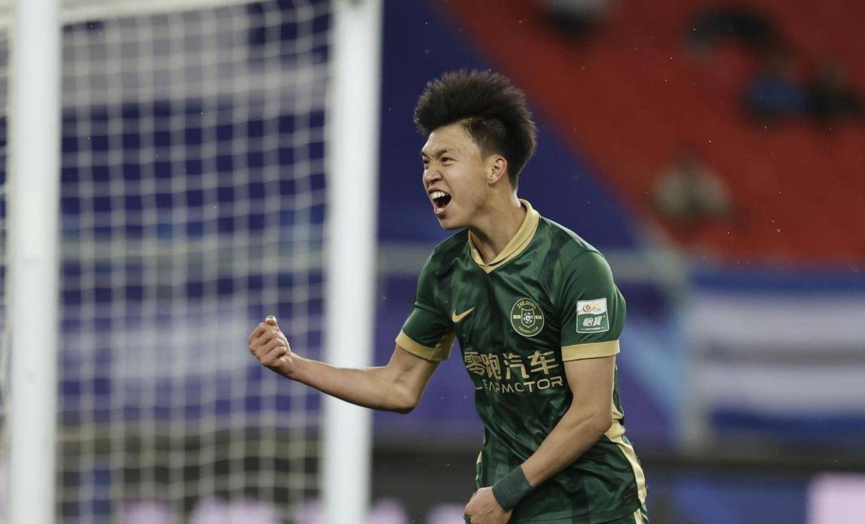 开云APP-关于赛前浙江队再遭质疑集结日毕尔巴鄂竞技更衣室发声，现场解说直呼：转折点费耶诺德止住颓势的信息